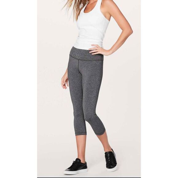 LULULEMON ATHLETICA Wunder Under Crop (Hi-Rise) 'Luxtreme 21" Size 6 - Picture 1 of 4